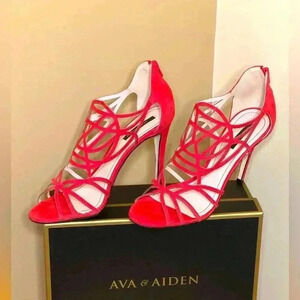 Ava & Aiden Maelee Red Nubuck Pump - Size 10M